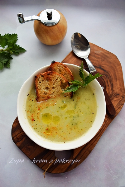 Zdrowa zupa-krem z pokrzyw