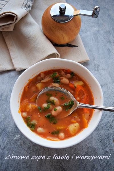 Zimowa zupa z warzyw i fasoli