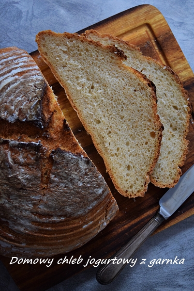 Domowy chleb na drożdżach z garnka