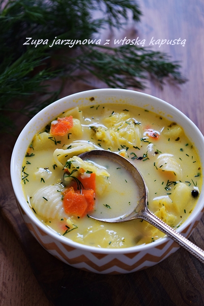 Zupa jarzynowa z kapustą włoską